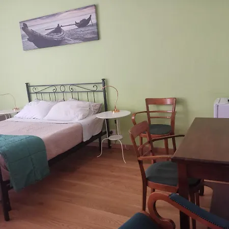 Bed & Breakfast 103 4*